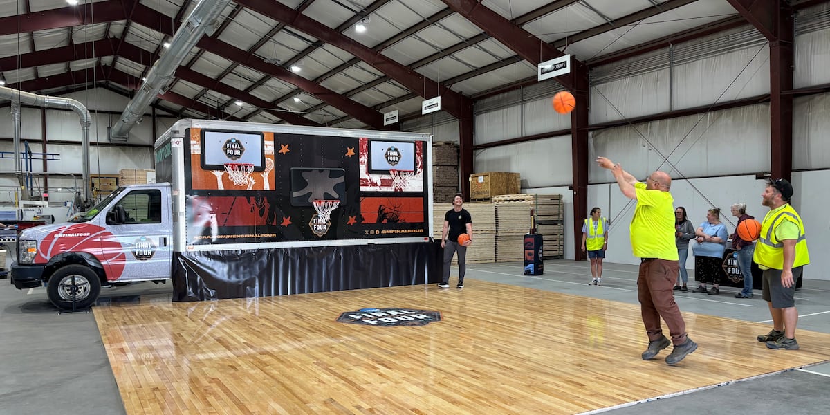 NCAA Fan Jam 在Connor Sports 举行